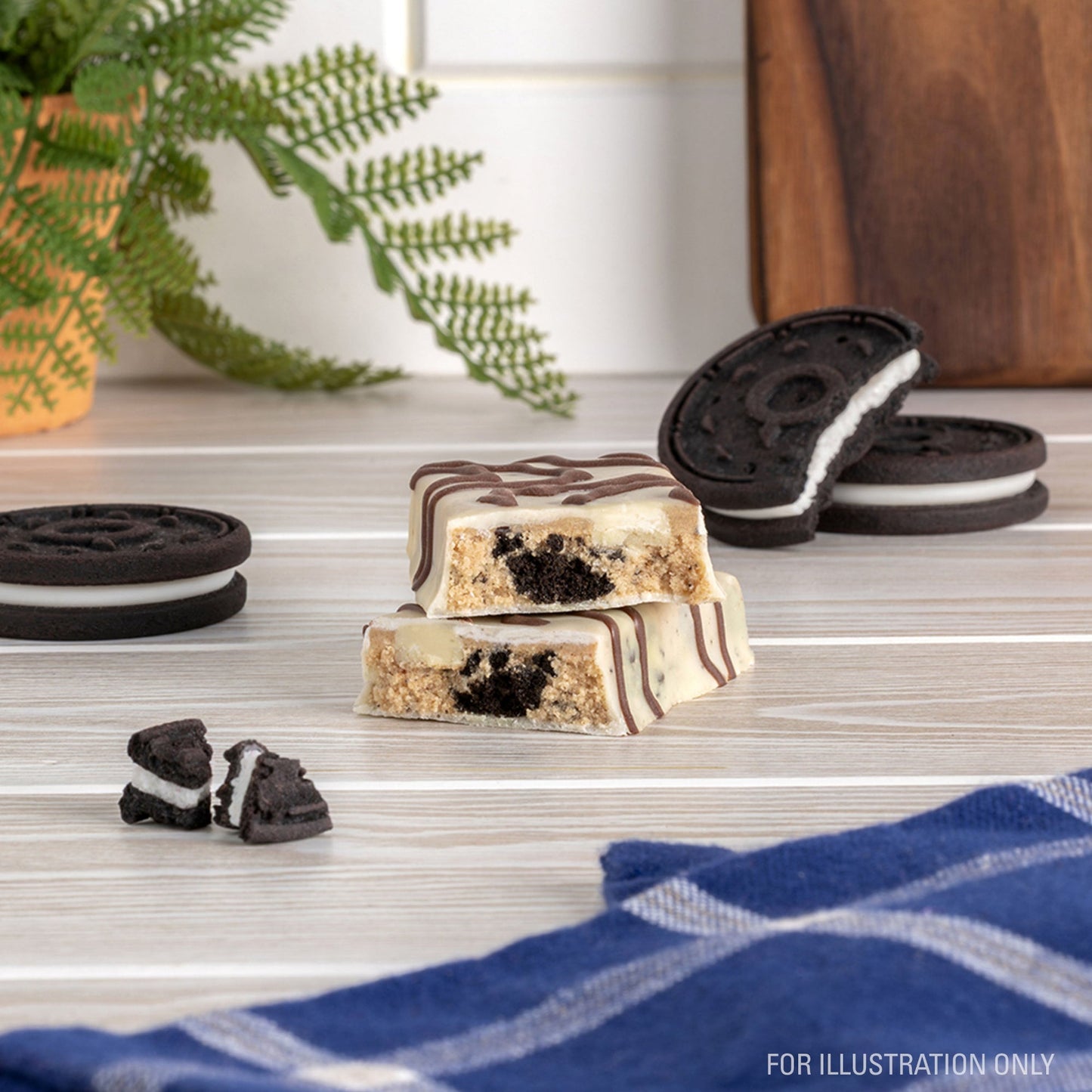 dipped-cookies-and-cream-protein-bars-j2 15807_QN_USA_ProteinBar_CAC_InterimAssetUpdate_Digital-Dipped-ProductCarouselSet_Tabletop1.jpg